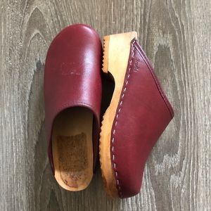 TROLLS Swedish boho wooden low heel clogs